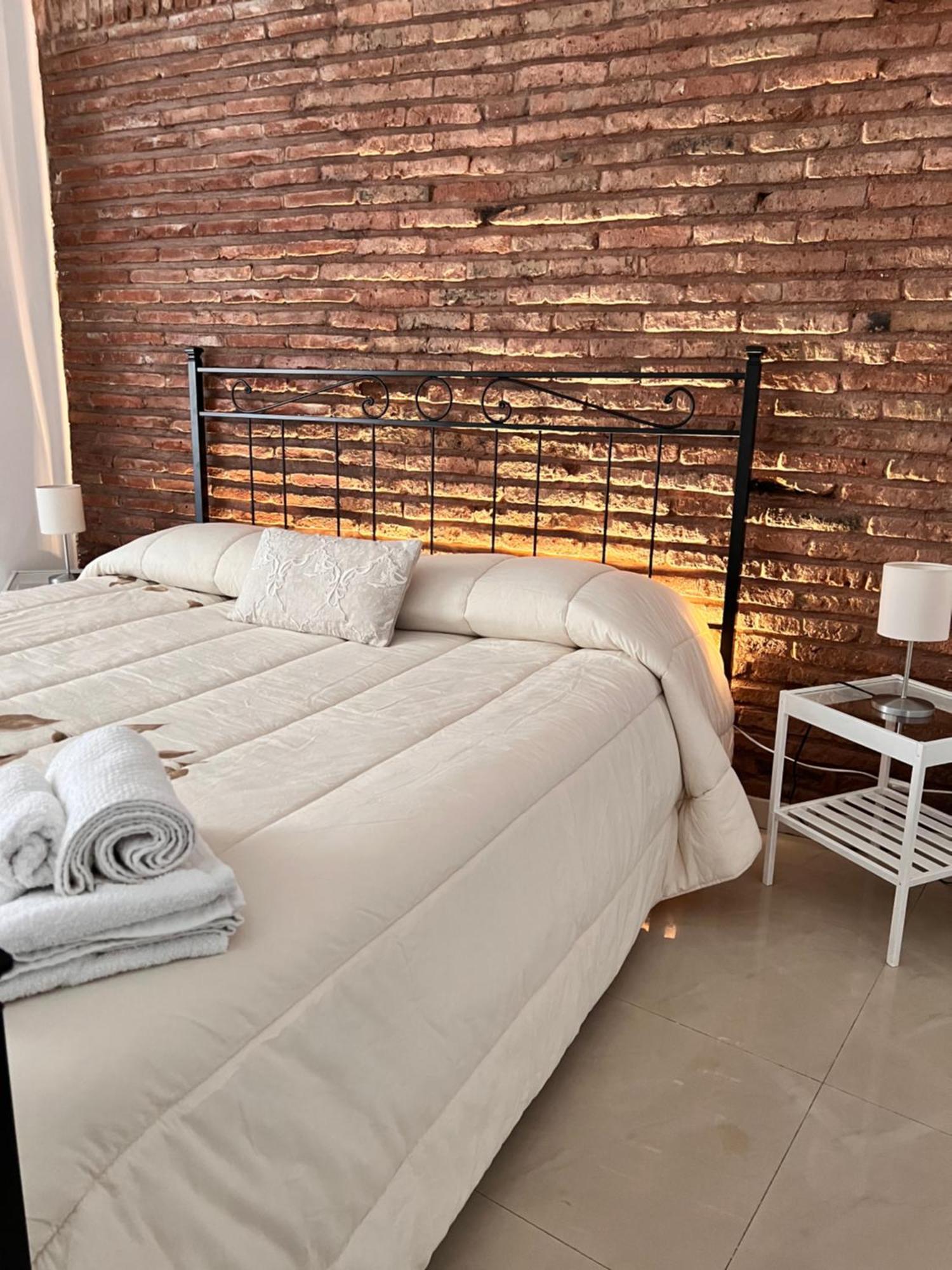 Апартаменты Tania'S House Катания Экстерьер фото